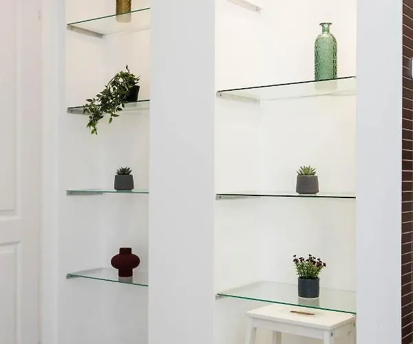 Апартаменты Leda's Next To The Danube And Fashion Street *